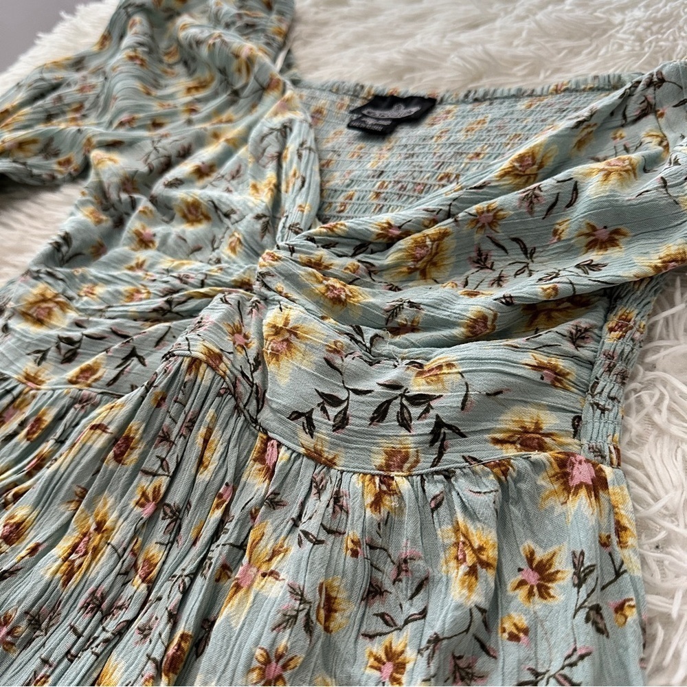 Angie Floral Sage Green Babydoll Long Sleeve Boho Smocked Peplum Top Size Small - Picture 10 of 16